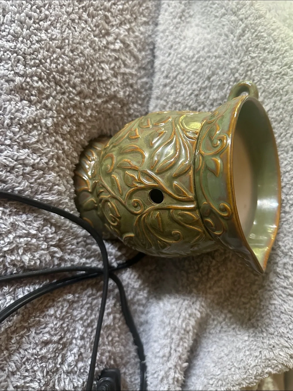 Scentsy Green and Gold Ceramic Floral Wax Warmer